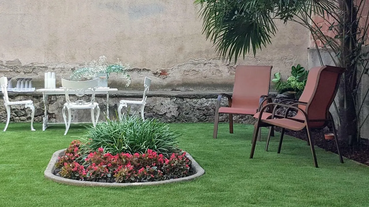 El Jardinet De Sant Esteve Olot 0*,