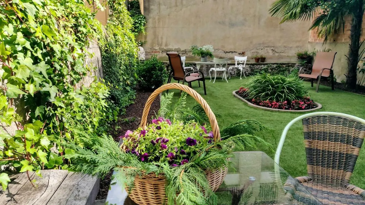 El Jardinet De Sant Esteve Olot
